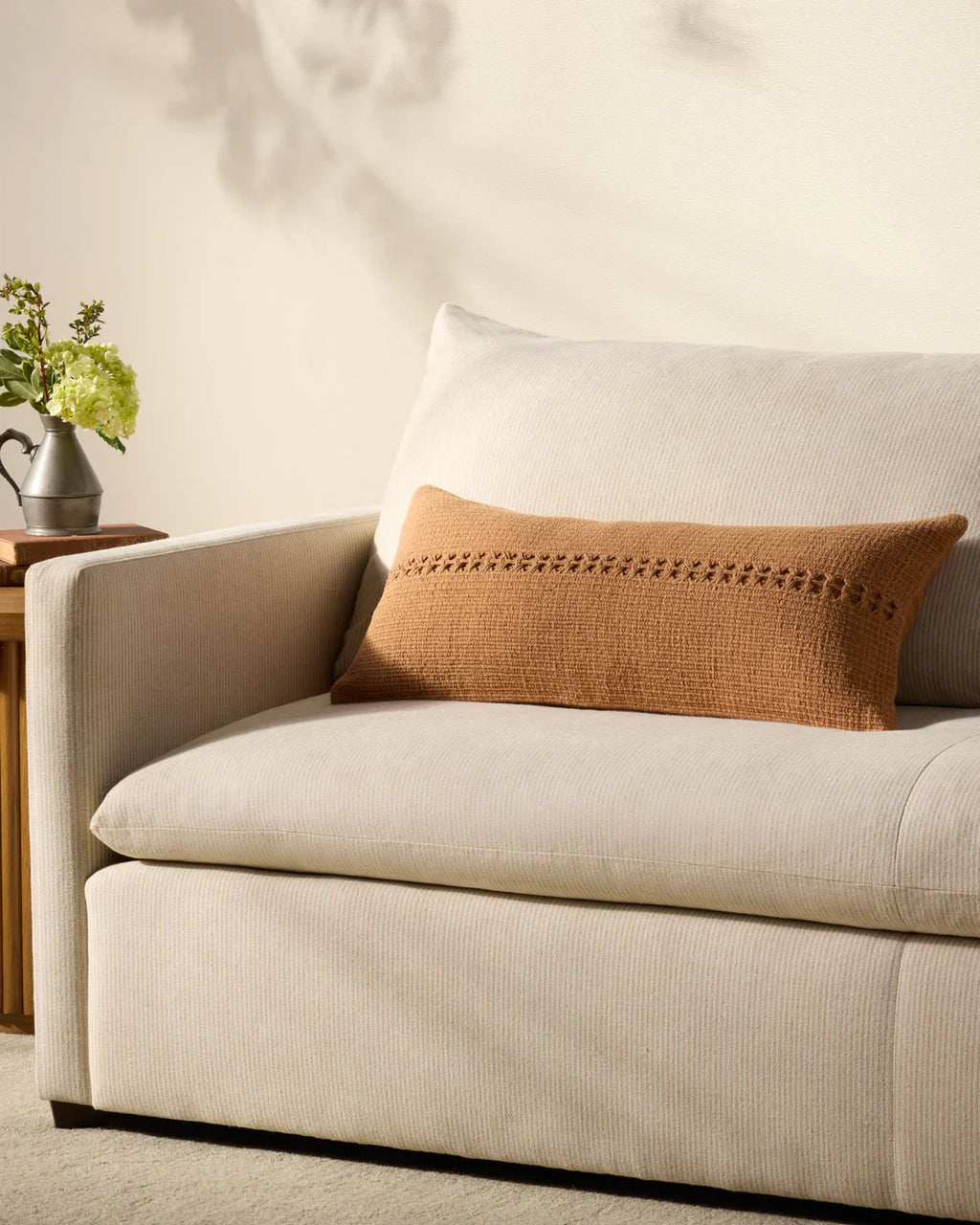 Cojín largo tejido terracota 70x30 Chita